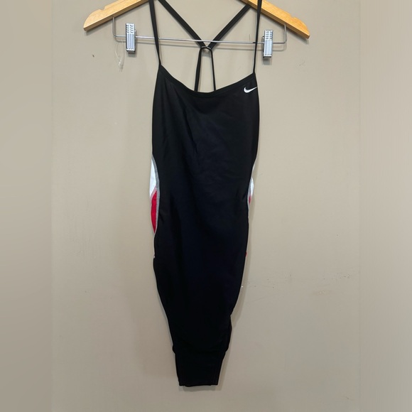 NIKE NWT Chlorine-Resistant Black One-Piece Bathing Suit - Picture 12 of 13